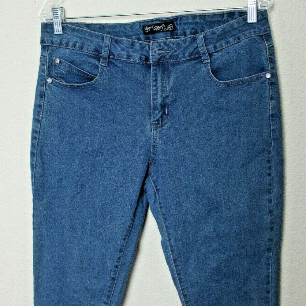QQMY Women's Blue Jeans Beads Size-13/14 Item Info